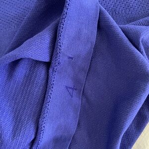 Lululemon Swiftly Tech Racerback
Lazurite size 4